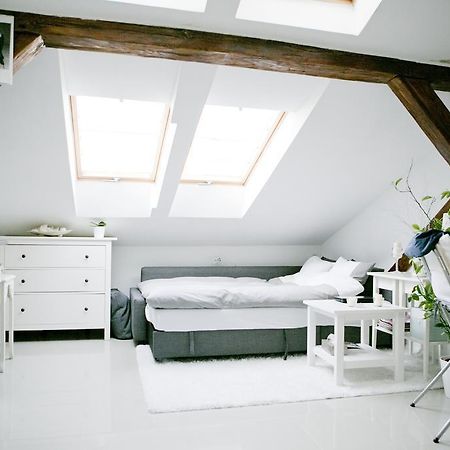 Apartamenty Hoza Attic Studio Varşova Oda fotoğraf