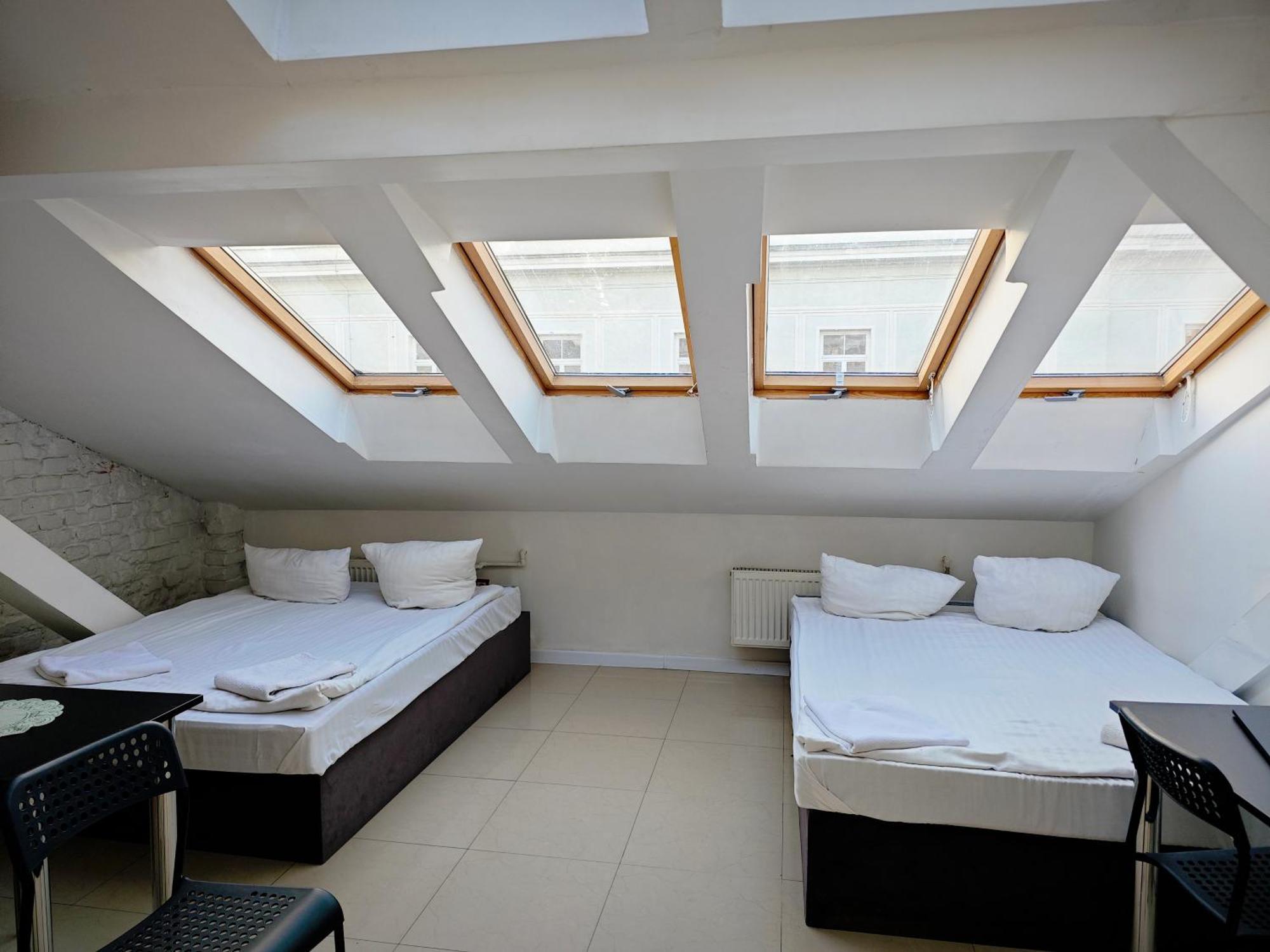 Apartamenty Hoza Attic Studio Varşova Oda fotoğraf