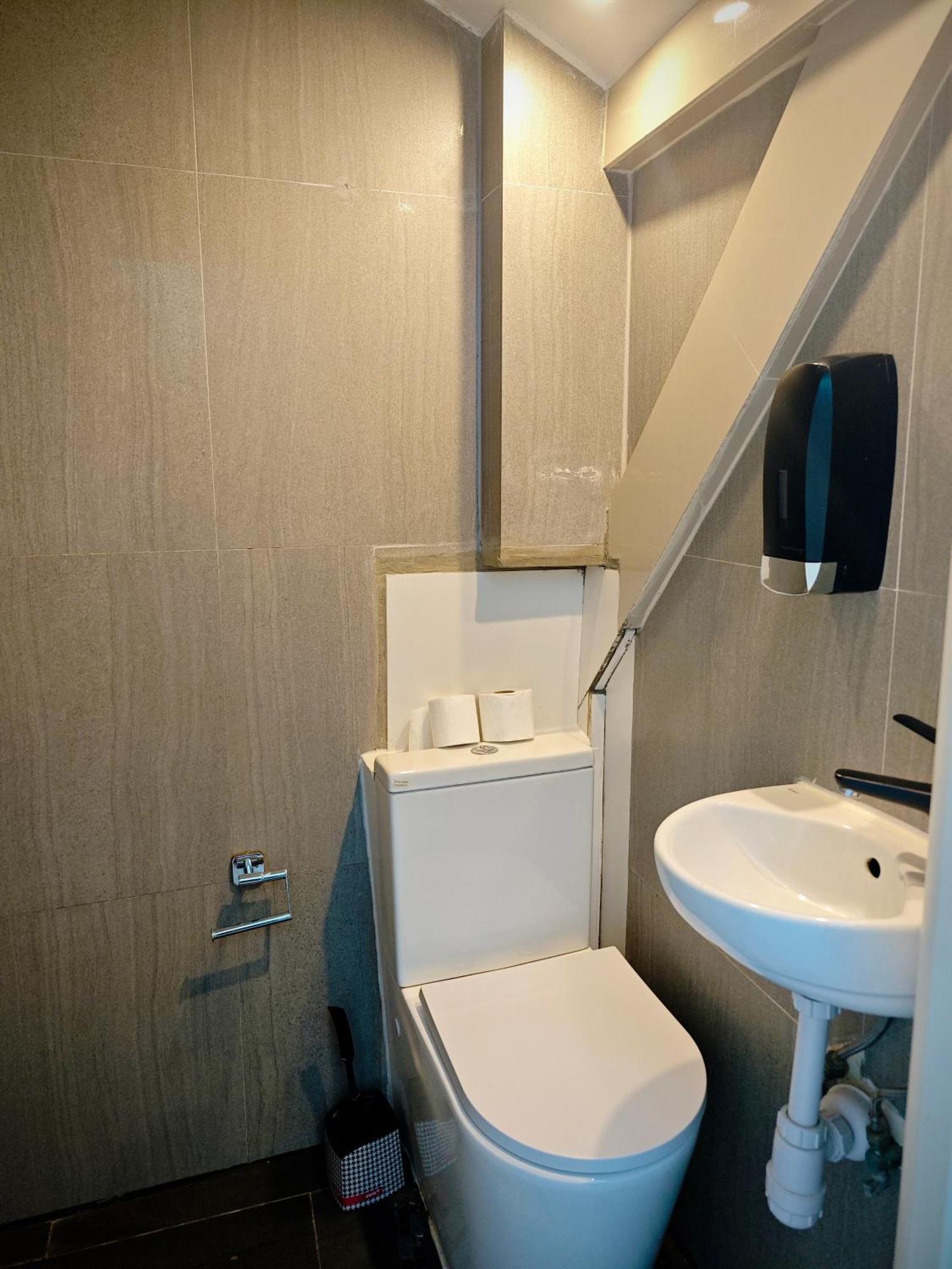 Apartamenty Hoza Attic Studio Varşova Oda fotoğraf