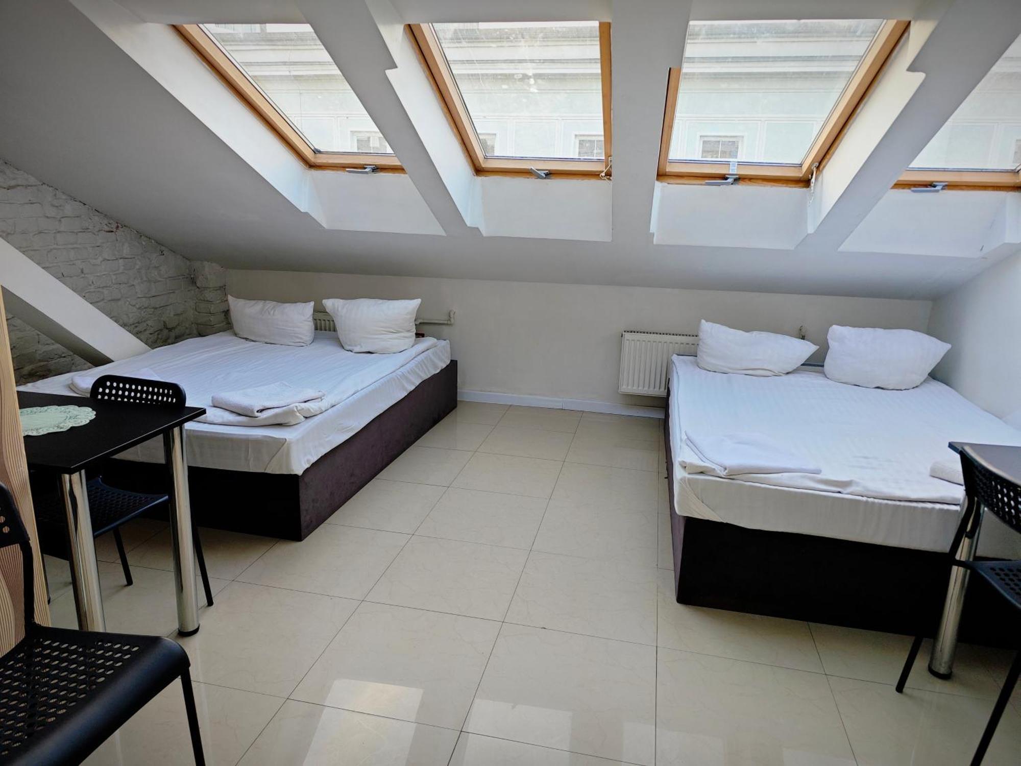 Apartamenty Hoza Attic Studio Varşova Oda fotoğraf