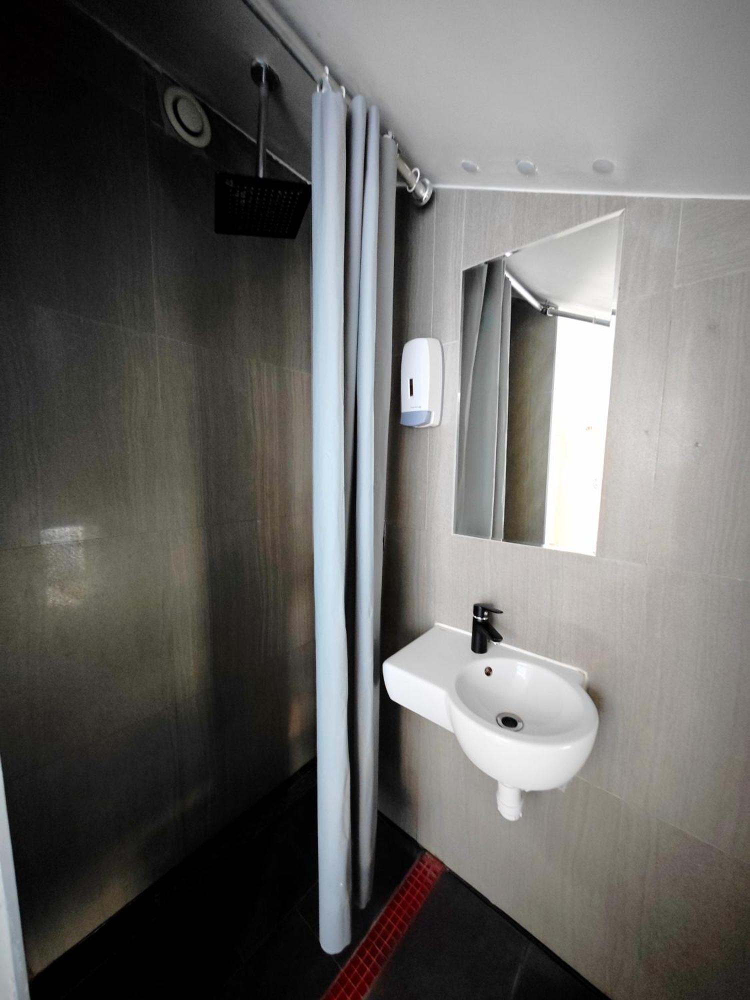 Apartamenty Hoza Attic Studio Varşova Oda fotoğraf