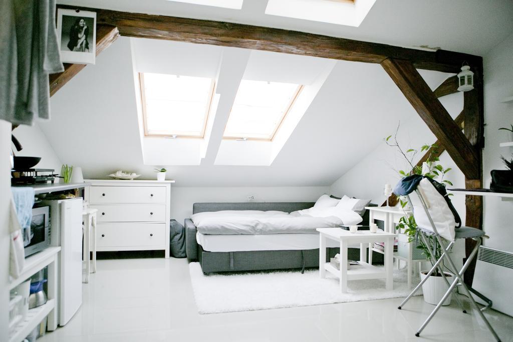 Apartamenty Hoza Attic Studio Varşova Oda fotoğraf